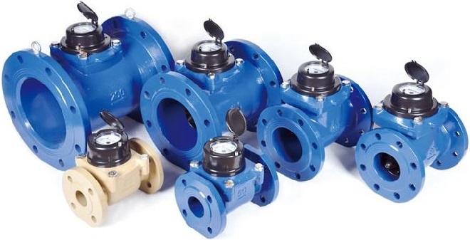 Various horizontal-type Woltman water meters.